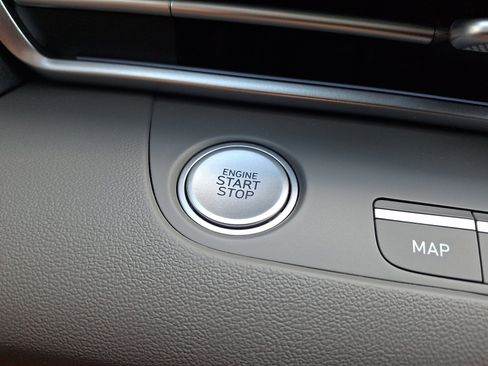 Certified 2024 Hyundai Elantra Blue FWD image 20