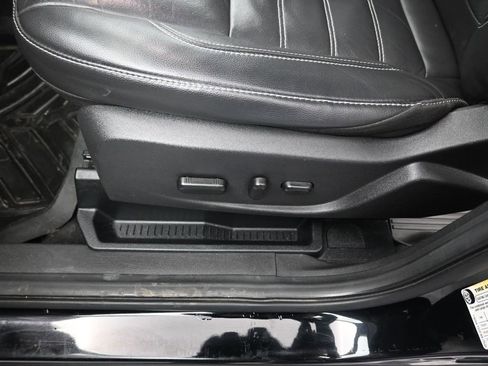 Used 2018 Ford Escape Titanium image 22