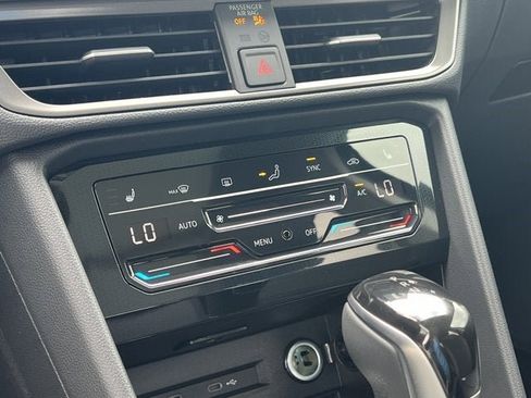 New 2025 Volkswagen Taos SE image 22