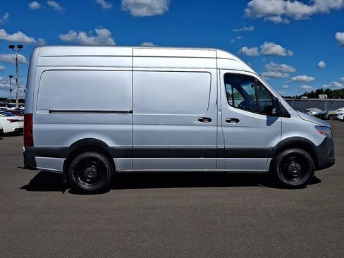 Used 2021 Mercedes-Benz Sprinter 2500 w/ Driver Convenience Package image 8