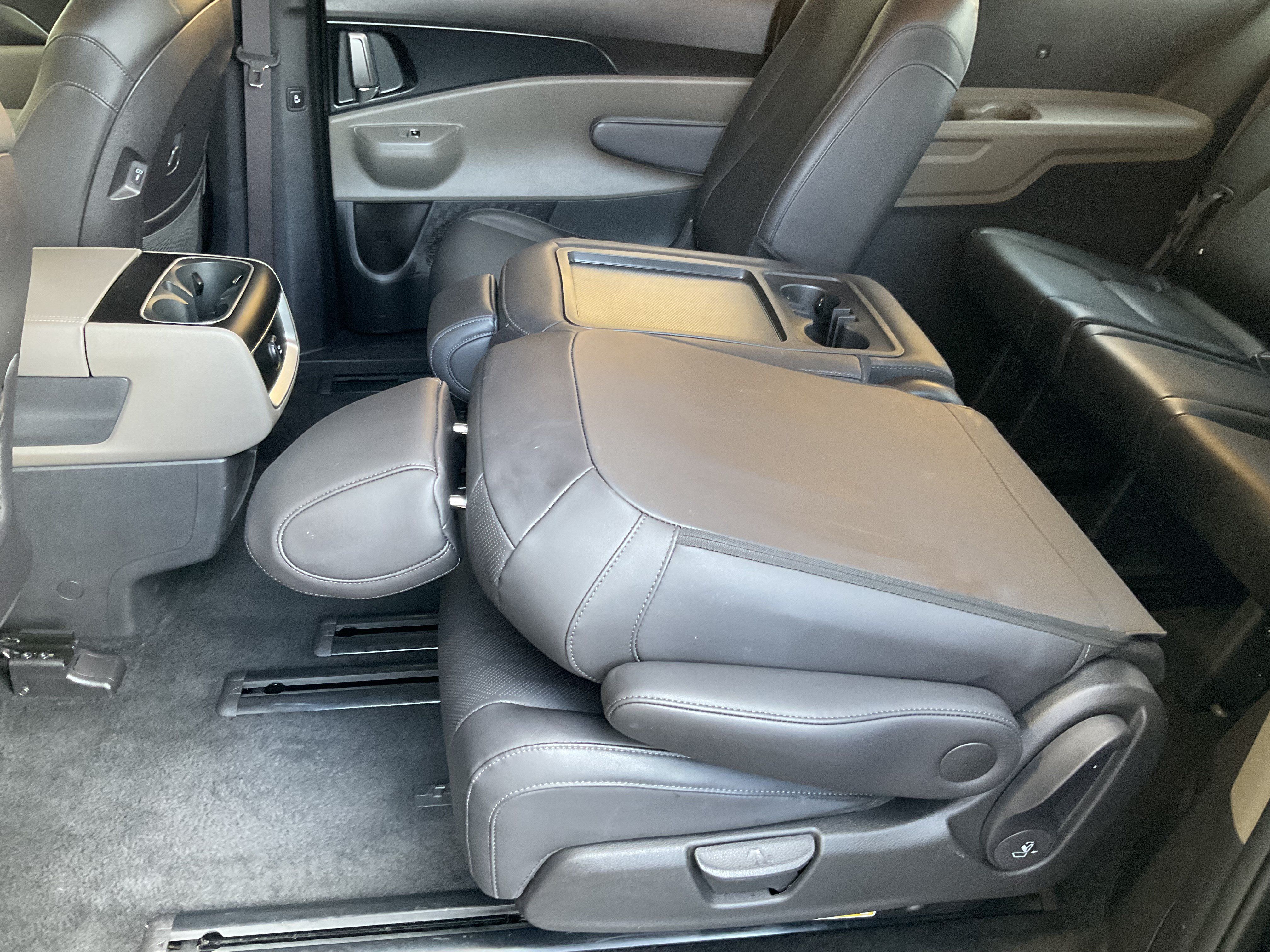 Used 2026 Kia Carnival LXS FWD image 40