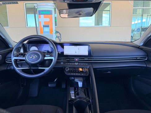 Used 2023 Hyundai Elantra SEL w/ Convenience Package FWD image 13