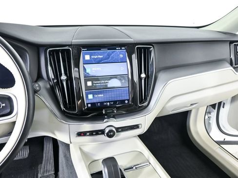 Used 2023 Volvo XC60 B5 Core w/ Climate Package image 14