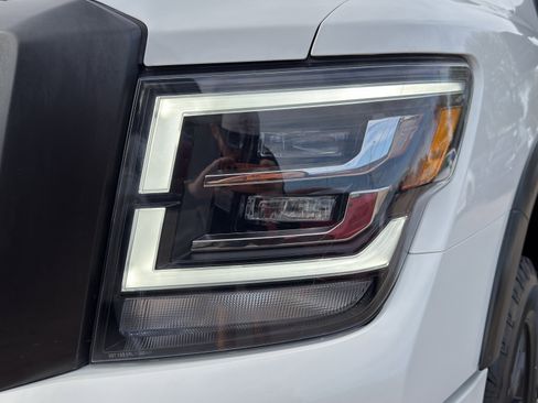 Used 2021 Nissan Titan PRO-4X w/ Pro-4x Convenience Package image 73