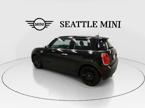 Used 2019 MINI Cooper 2-Door Hardtop FWD image 8