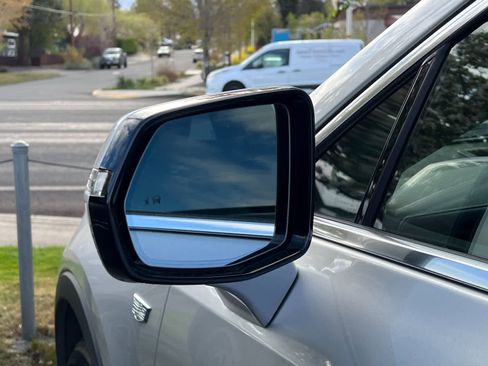 Used 2021 Cadillac XT4 Premium Luxury image 8