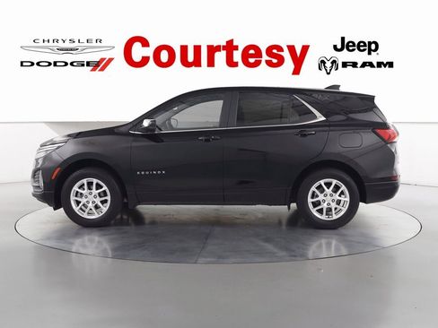 Used 2023 Chevrolet Equinox LT w/ Driver Convenience Package image 8