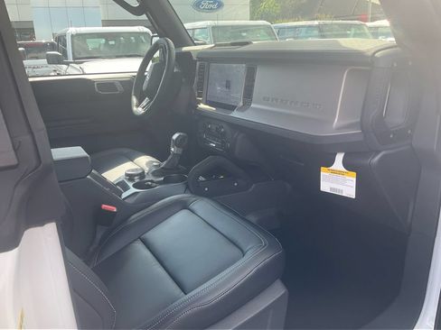 New 2026 Ford Bronco Outer Banks w/ Sasquatch Package AWD/4WD image 11