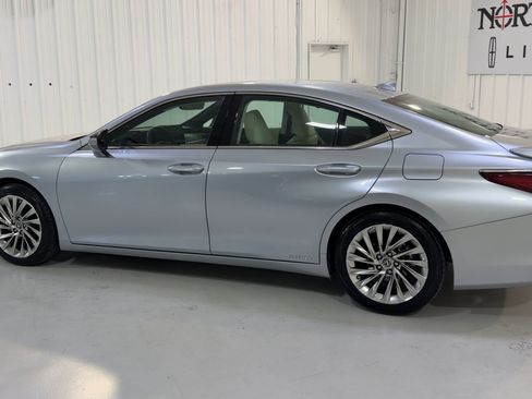 Used 2022 Lexus ES 300h Ultra Luxury image 7