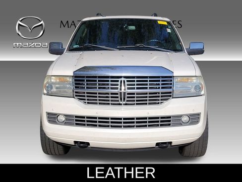 Used 2014 Lincoln Navigator 2WD image 2