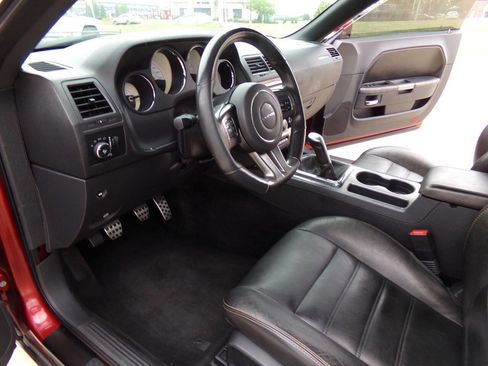 Used 2014 Dodge Challenger R/T RWD image 17