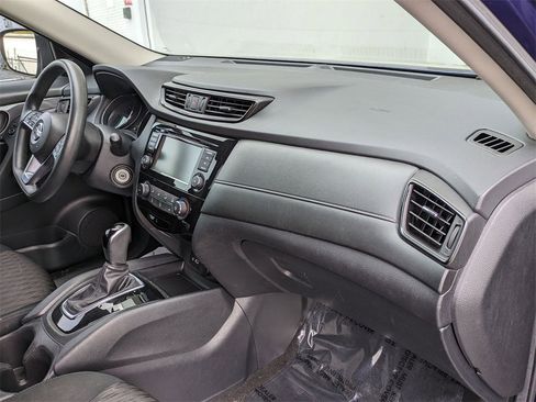 Used 2020 Nissan Rogue S image 16