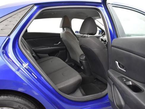 Used 2024 Hyundai Elantra SEL FWD image 17