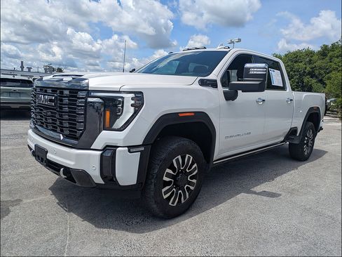 Used 2024 GMC Sierra 2500 Denali Ultimate AWD/4WD image 8