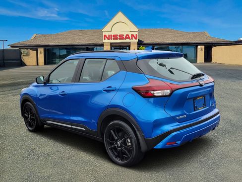 Used 2023 Nissan Kicks SR w/ SR Premium Package image 3