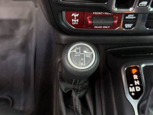 Used 2024 Jeep Wrangler Unlimited Rubicon AWD/4WD image 20