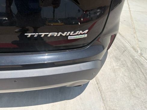 Used 2020 Ford Edge Titanium w/ Equipment Group 301A FWD image 7