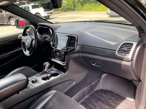 Used 2019 Jeep Grand Cherokee Altitude AWD/4WD image 14