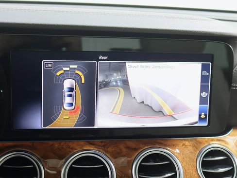 Used 2018 Mercedes-Benz E 300 4MATIC w/ Premium 1 Package image 18