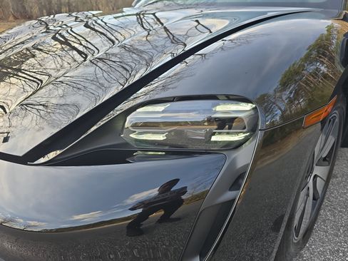 Used 2021 Porsche Taycan image 31