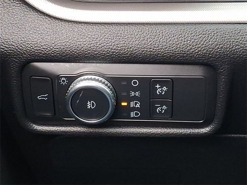 Used 2020 Ford Explorer XLT w/ Equipment Group 202A image 25