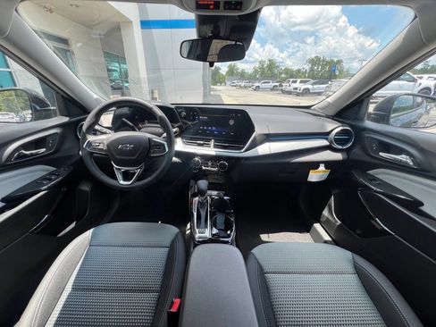New 2026 Chevrolet Trax LT w/ Driver Confidence Package FWD image 2