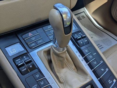 Used 2017 Porsche Macan S image 12