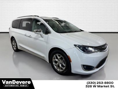 Used 2017 Chrysler Pacifica Limited w/ UConnect Theater Package