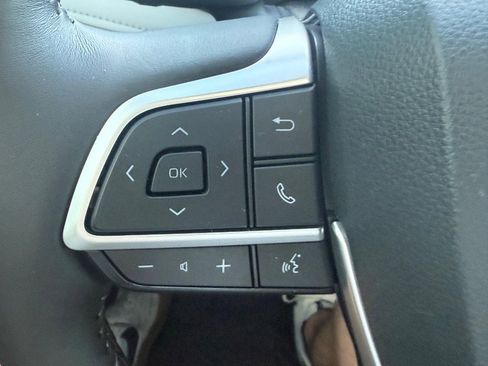 Used 2025 Toyota Highlander Platinum image 22