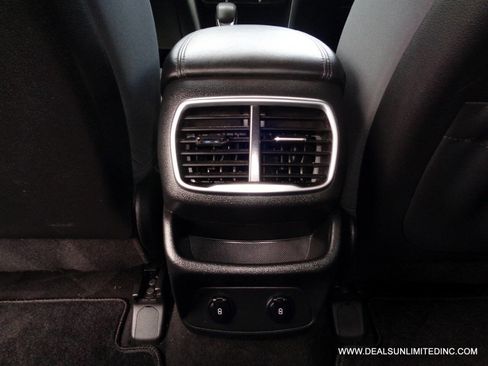 Used 2020 Hyundai Santa Fe SEL image 16