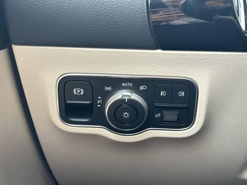 Used 2025 Mercedes-Benz GLA 250 4MATIC image 21