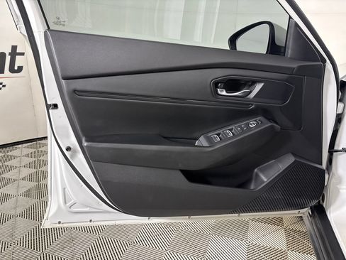 Used 2023 Honda Accord EX image 8