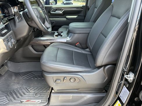 Used 2024 Chevrolet Silverado 2500 LTZ w/ LTZ Convenience Package AWD/4WD image 11