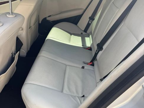 Used 2013 Mercedes-Benz C 300 4MATIC Sedan w/ Multimedia Pkg image 5
