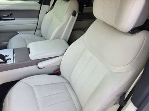 Certified 2025 Land Rover Range Rover Autobiography AWD/4WD image 12