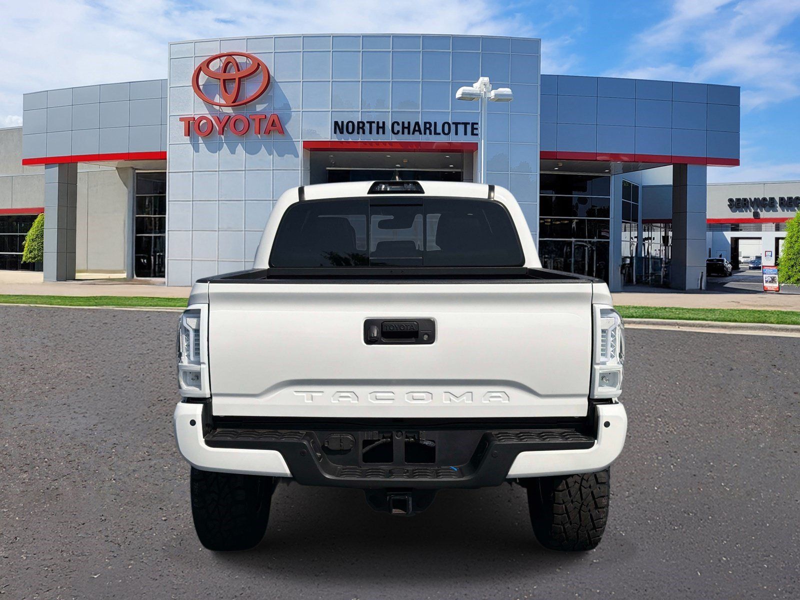 Used 2023 Toyota Tacoma TRD Off-Road w/ TRD Premium Off Road Package AWD/4WD image 5