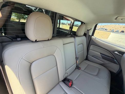 Used 2015 GMC Canyon SLT RWD image 18