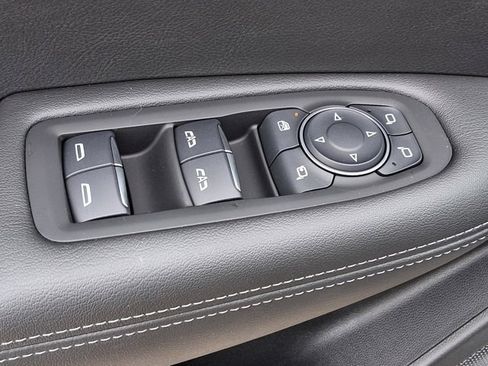 New 2025 Cadillac XT6 Luxury image 16