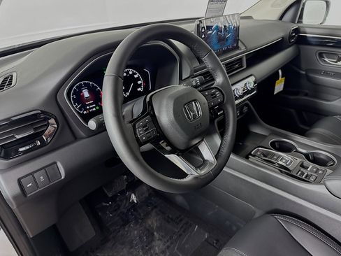 New 2025 Honda Pilot Touring image 8