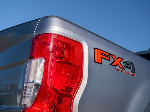 Used 2022 Ford F250 XL w/ STX Appearance Package image 16