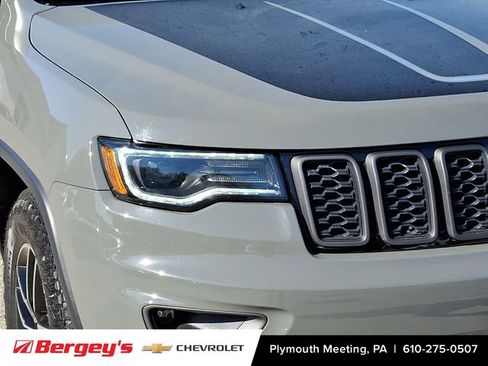Used 2021 Jeep Grand Cherokee Trailhawk w/ Trailhawk Luxury Group AWD/4WD image 11