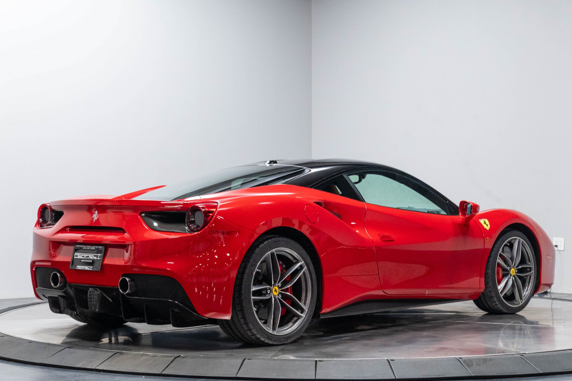 Used 2016 Ferrari 488 GTB RWD image 24