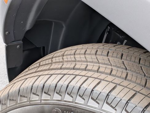 New 2026 Nissan Frontier SV w/ Tow Package image 11