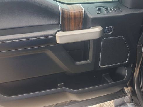 Used 2015 Ford F150 Lariat w/ Equipment Group 502A Luxury RWD image 10