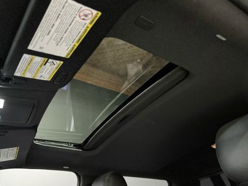 Used 2014 Ford F250 Platinum w/ FX4 Off-Road Package image 17