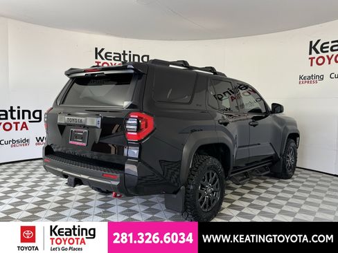 New 2026 Toyota 4Runner SR5 AWD/4WD image 14