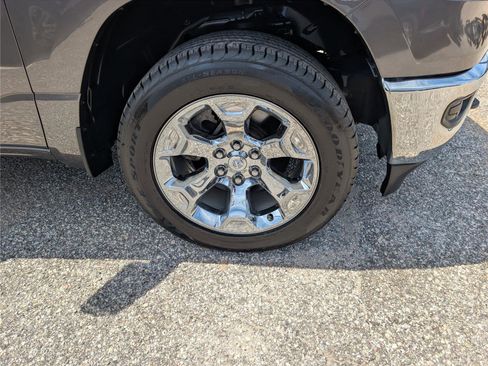 Used 2022 RAM 1500 Big Horn AWD/4WD image 9