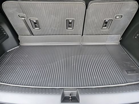 New 2026 GMC Acadia Elevation w/ Elevation Premium Package FWD image 22