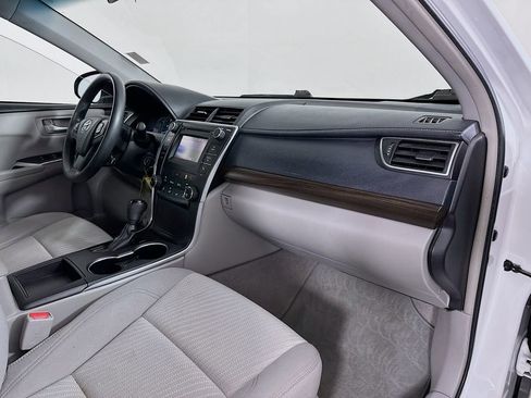 Used 2015 Toyota Camry LE FWD image 27