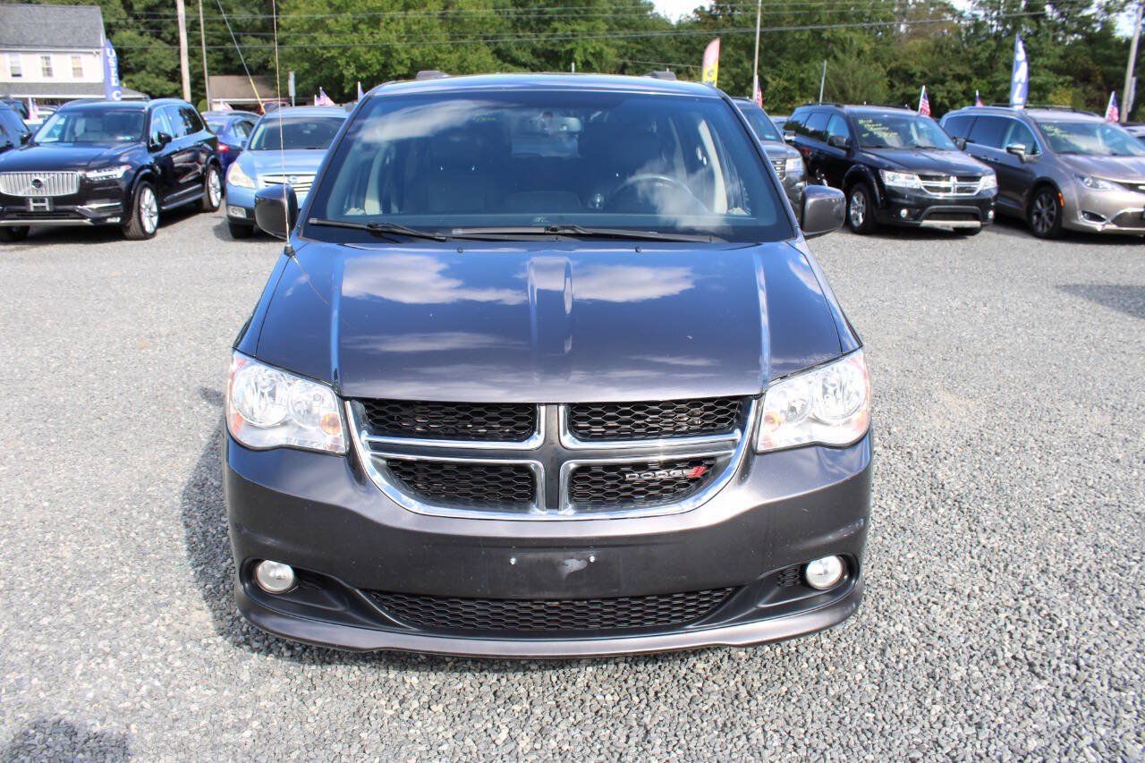 Used 2018 Dodge Grand Caravan SXT FWD image 3